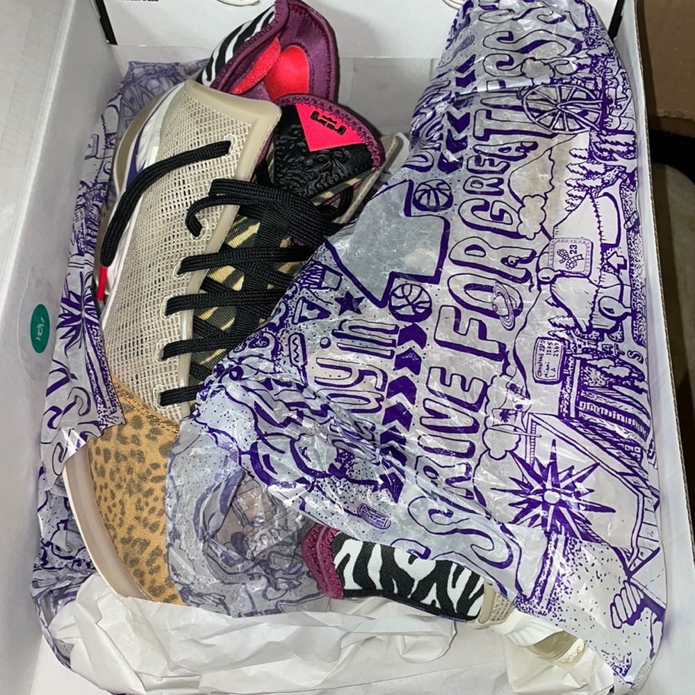 Rattan/dark iris-sail-black Lebron xix low